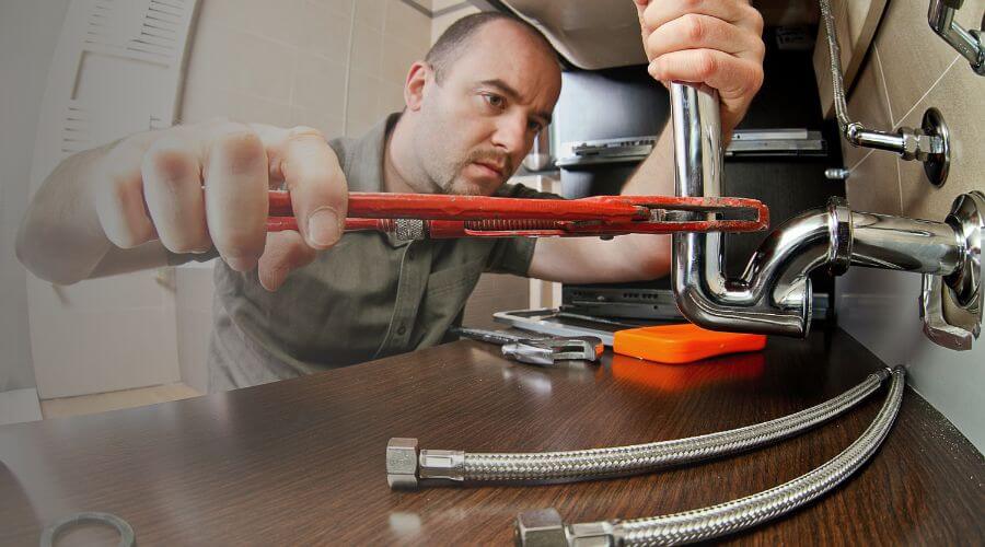 Expert burst pipe repair services in Waverly, IL